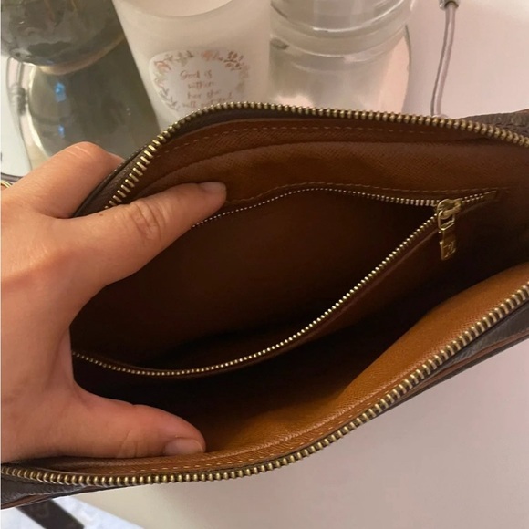 Auth Louis Vuitton MARLY DRAGONNE CLUTCH - Picture 6 of 14